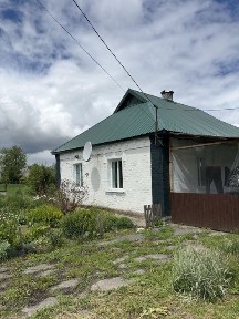 Продаж затишного будинку с. Озерна