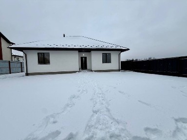 Будинок на 11 сотках, з новим ремонтом та з зручним виїздом до Києва