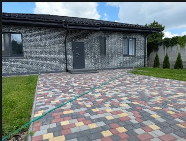 Продам новий будинок / лівий берег/ поруч ліс та річка