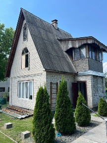 Продаж приватизованого будинку та земельної ділянки на Фотоні