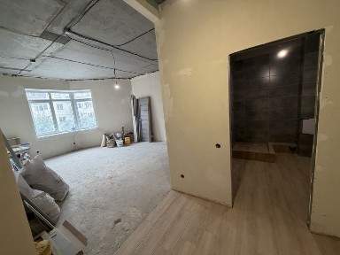 Продам 1 к кв з частковим ремонтом, 39м2 ( плитка, електрика, сантехніка, штукатурка) - зроблені