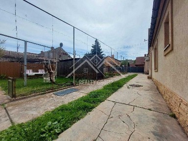 Продаж просторої квартири у будинку катеджного типу на 96 кварталі