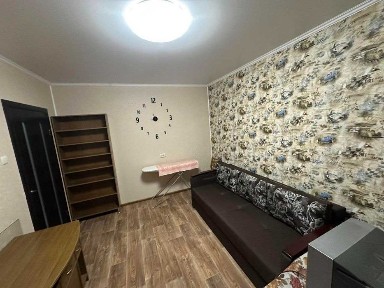 Продам 4х кімнатну квартиру по вул. П. Глазового. м-н Вечірній.