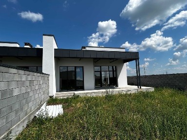Продам сучасний котедж з міськими комунікаціями на ділянці 4.6 сот. БЕЗ КОМІСІЇ ДЛЯ ПОКУПЦЯ ! !