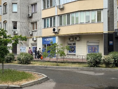 Продаж фасадного комерційного нежитлового приміщення з орендарем по вул. Княжий Затон 4, площа 137.1 кв. м Без% Позняки