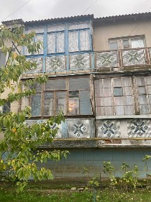 Продам свою 3-к. кв. со всеми удобств. с садом, гаражом, сараем под Одессой