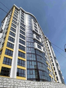 ЗДАНА квартира на Незалежності, можна робити ремонт!