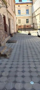 Нежитлове приміщення в центральній частині м. Львів, площею 36,5 кв. м.