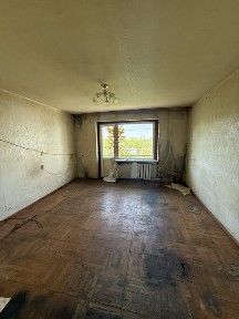Продам 3-х кімнатну квартиру. Вул. Квартальна. 12 квартал.