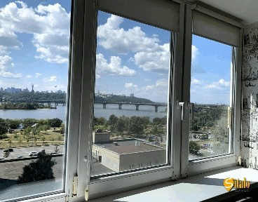 Киев, Днепровская наб., 11