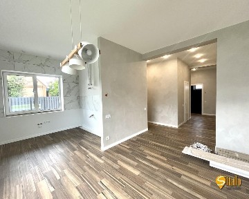 Продаж будинку 144 м²