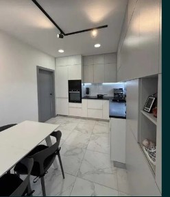 Продаж 3-кімнатної квартири 90 м², Юнацька вул., 6