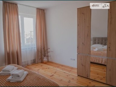 Здам подобово 2к квартиру на вул. Київська 171А, кв. 18 • ID 30335555