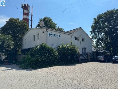 Продаж окремостоячого приміщення по просп. Відродження!
