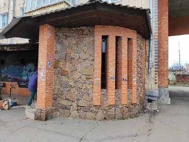 Продам комерційну нерухомість в центрі міста, колишній бар 