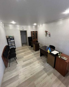 Приміщення на Озерній. 630$ мкв. Кабінетна система