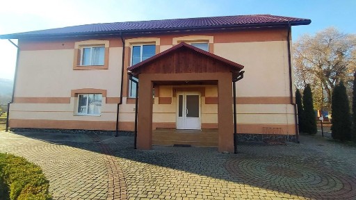 Продається комерційна будівля в м. Свалява