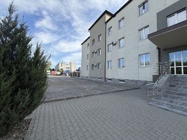 Продаж сучасного комерційного комплексу.