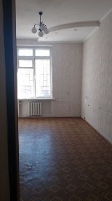 Здається в оренду нежитлове приміщення в центрі Пирятина 17.3 м2