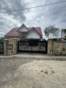Продаж будинку в р-ні Роші ( 5 хв. до центру)