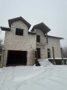 Продається незавершений двоповерховий будинок Р-н вул. Заставнянської