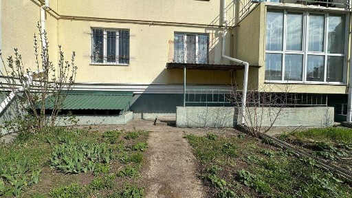 Продаж: цокольне приміщення вул. Толстого, 125а