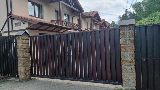 Здається в оренду котедж у Брюховичах по вул. Осикова 19 з шикарним ремонтом у чудовій локації