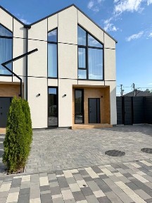 Оренда таунхауса в закритому містечку біля метро Осокорки