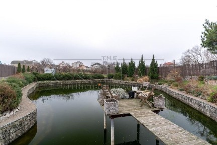 Продаж будинку Зазим'ї 564м2 25 сото власне озеро рибою генератор газ