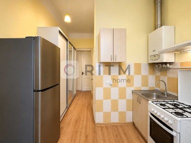 Продаж 3-к квартири в австрійському будинку - Центр (біля Магнуса)