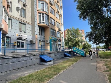 Оренда, Фасад, Торгове на Юлії Здановської 109м2