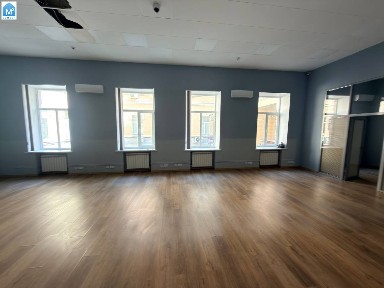 Оренда офісу 300 м², Михайла Грушевського вул.