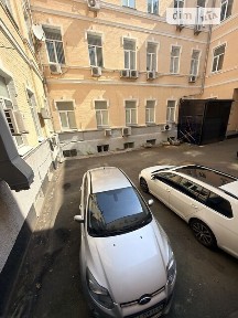 Оренда офісу 300 м², Михайла Грушевського вул.