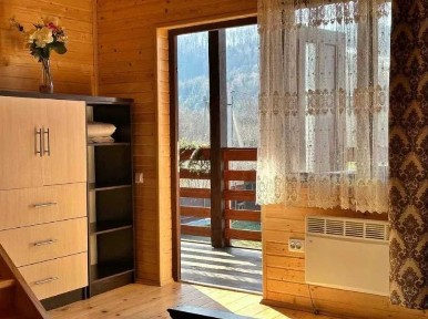 Пропонуєм в довгострокову оренду великий будинок Гори Карпати гора Буковиця