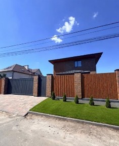 Будинок для великої родини в Петропавлівській Борщагівці