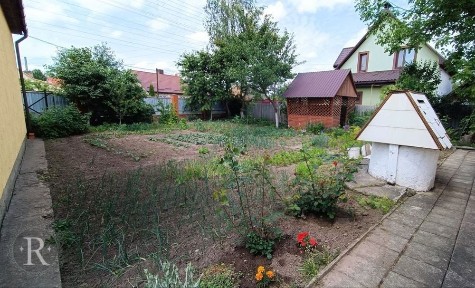 Продаж просторого будинку для двох сімей у Луцьку | 2 кухні | 2 входи | гараж