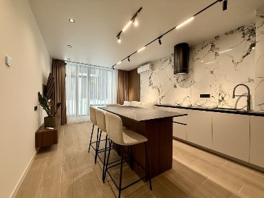 Простора квартира з кухнею-студією та балконом в ЖК Manhattan! 48м2