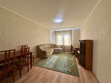 Київ, Деснянський, вулиця Радунська 11