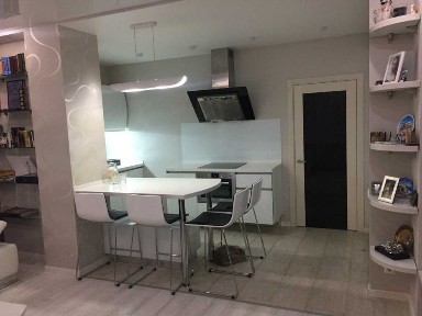 Центр Продаж 3кім. 85м. з трьома паркомісцями по вул. Полтавській 10