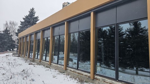 Продам приміщення Героїв України біля Фуршету