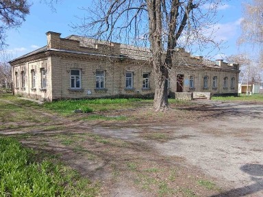 Продаж двох будівель у центрі с. Набутів 349 м. кв. та 347м. кв