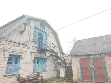 Продаж цегляного будинку