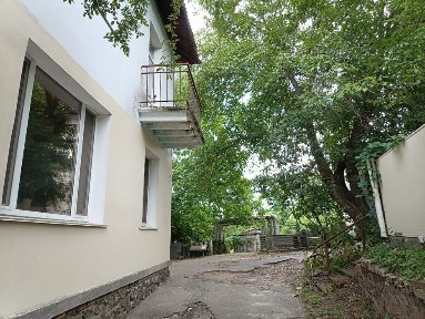 Продаж 3 кімнатної квартири в Соломенському районі по вулиці Монтажників 53