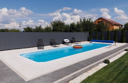 Продаж будинку з басейном в престижному районі 150 м. кв.