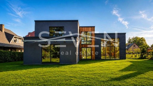 Продаж Будинок 256 м² преміум-класу в стилі High-Tech, Конча-Заспа, Козин, закритий кооператив між р. Козинка та Дніпро.