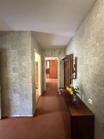 Продам трикімнатну квартиру на Кн. Романа, 4