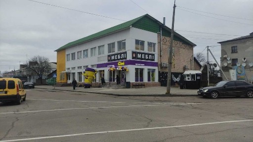 Оренда торгового приміщення смт. Маневичі 60 кв. м-500 грн/кв. м