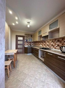 Затишна 2-кімнатна квартира в обжитій новобудові. Центр