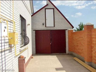 Продам шикарный 2х этажный дом в Коммунарском районе.