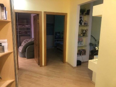ВЛАСНИК! Продаж 2-ох кімнатної (68м. Кв ) квартири